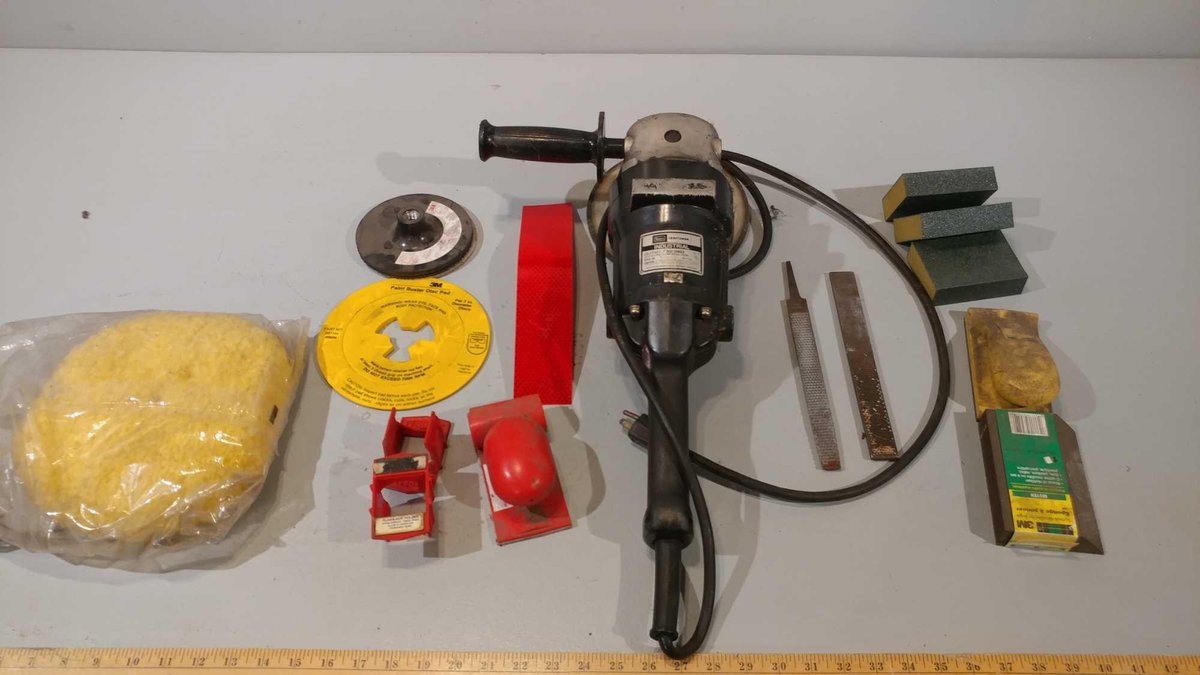 CRAFTSMAN 120V 7" DISC SANDER 6000 RPM (TESTED AND WORKS), ATTACHMENTS, AND OTHER SANDING TOOLS