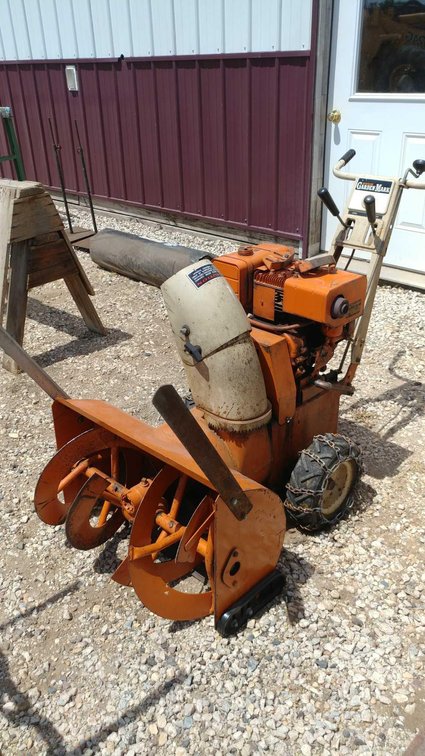 WARDS GARDEN MARK 2-STAGE SNOW BLOWER, RUNS & OPERATES AS SHOULD