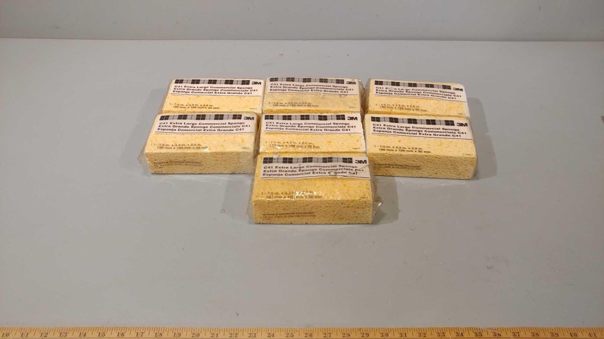 ASSORTMENT OF 3M C41 EXTRA LARGE COMMERCIAL SPONGES
