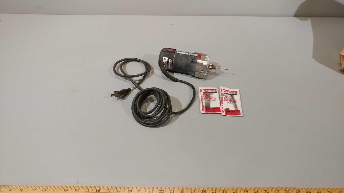 PORTER CABLE 120V DRYWALL CUTOUT TOOL (TESTED AND WORKS)