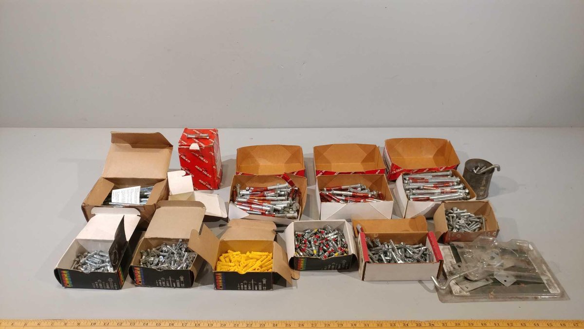LARGE ASSORTMENT OF CONCRETE ANCHORS (VARIOUS SIZES)