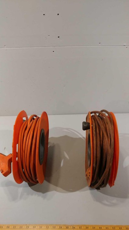 (2) REELS OF EXTENSION CORDS