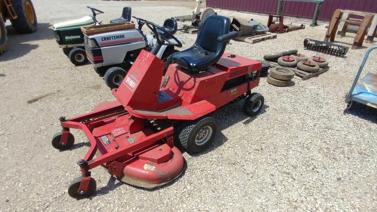 TORO GROUND MASTER 117 RIDING LAWN MOWER, FRONT 44" DECK (NEEDS DECK DRIVE BELT), KOHLER 17 HP ENGIN