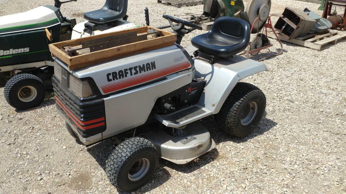 CRAFTSMAN RIDING LAWN MOWER, 38" DECK, 5-SPEED TRANS, 14 HP ENGINE, RUNS & OPERATES AS SHOULD
