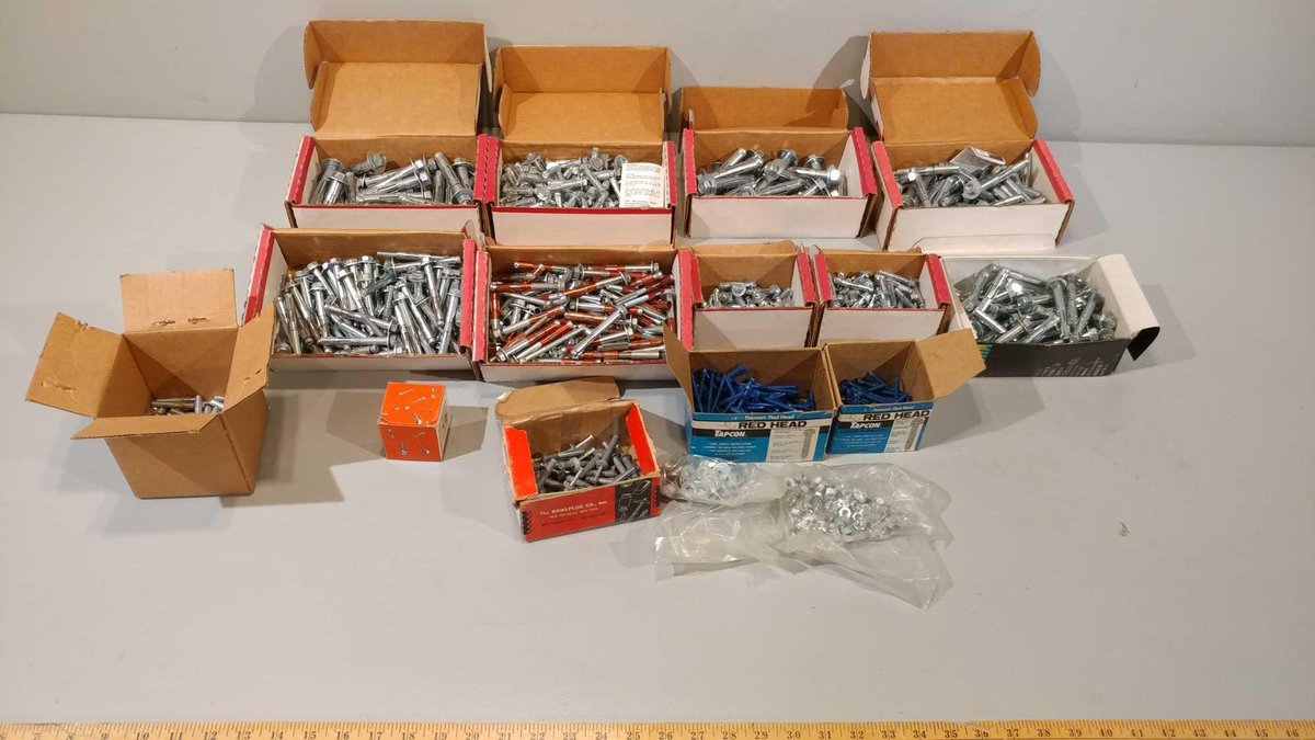 LARGE ASSORTMENT OF CONCRETE ANCHORS (VARIOUS SIZES)