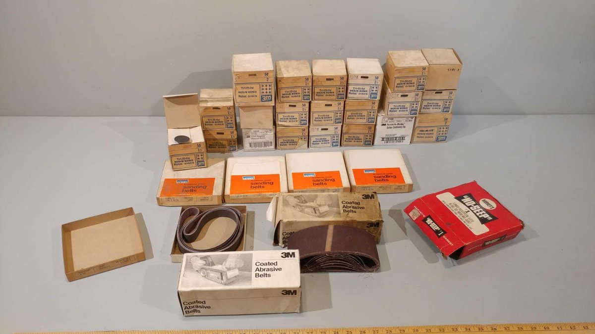 LARGE ASSORTMENT OF 3M & OTHER BRANDS OF SANDING DISKS & BELTS