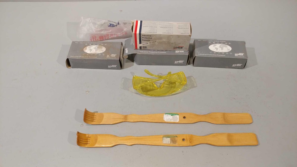 (4) PAIRS OF INDUSTRIAL PROTECTIVE EYEWEAR, & (2) BAMBOO BACK SCRATCHERS