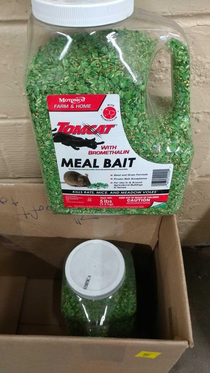 (2) TOMCAT MEAL BAIT CONTAINERS