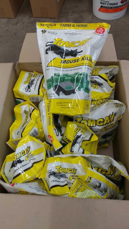 (13) BAGS OF TOMCAT MOUSE KILLER