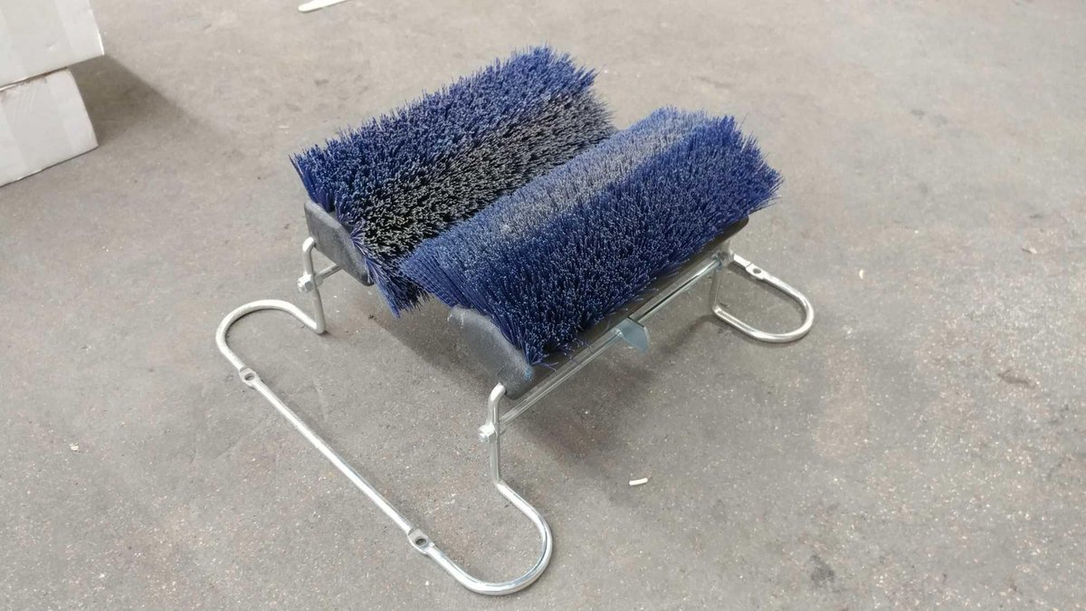 BOOT BRUSH