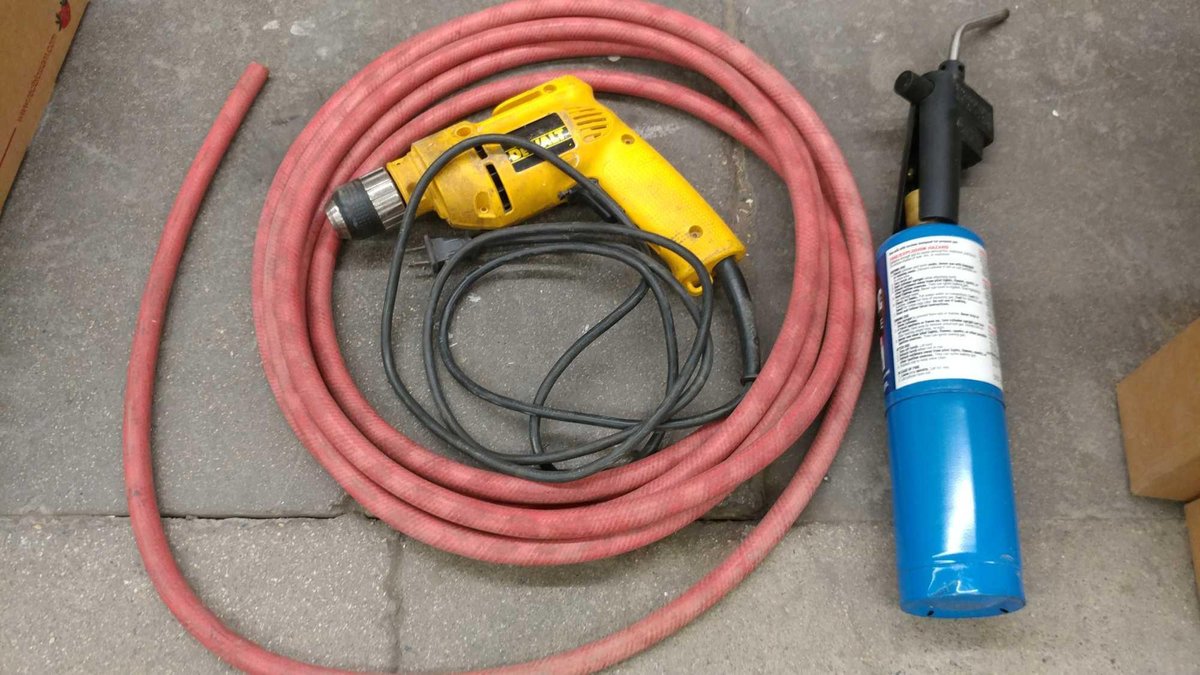 DEWALT DRILL AND 3/8" AIR HOSE