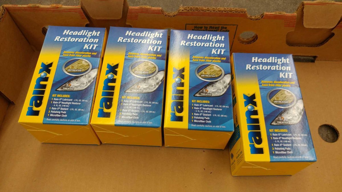 (4) RAIN-X HEADLIGHT RESTORATION KITS