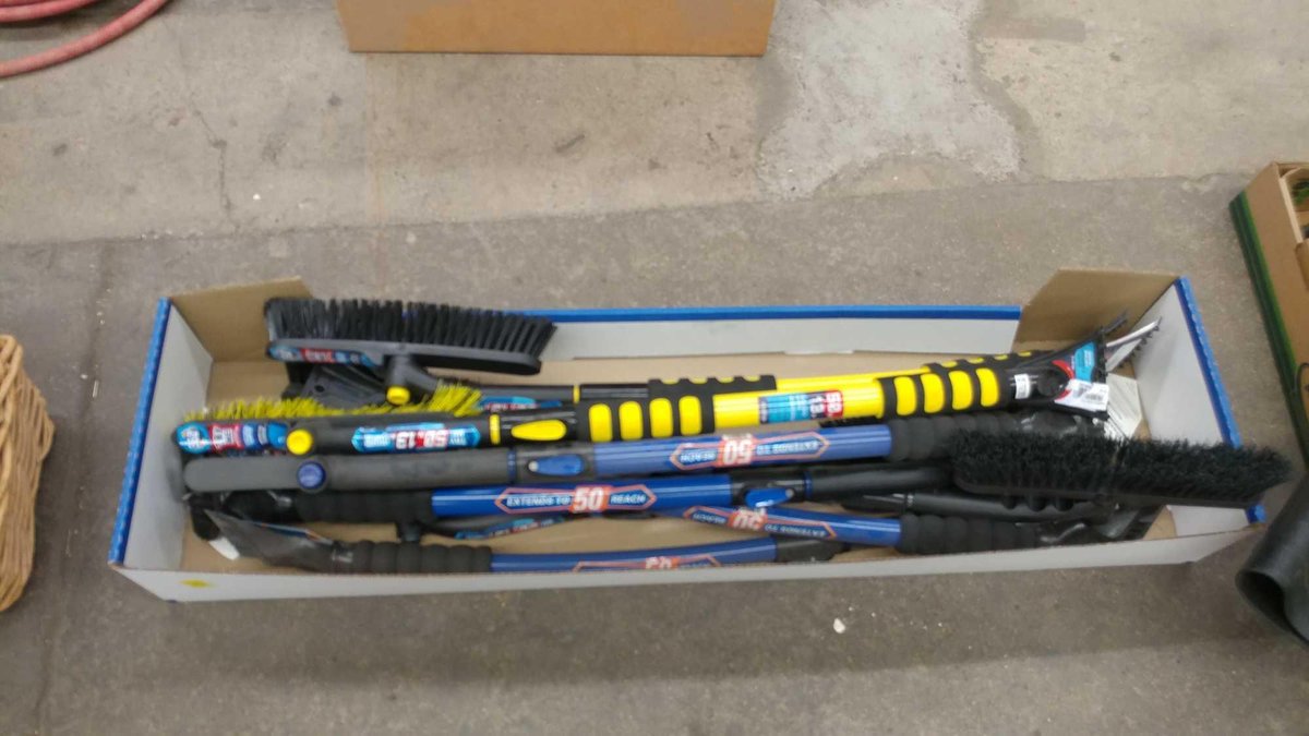 (8) 50" ICE SCRAPPER/SNOW BRUSHES
