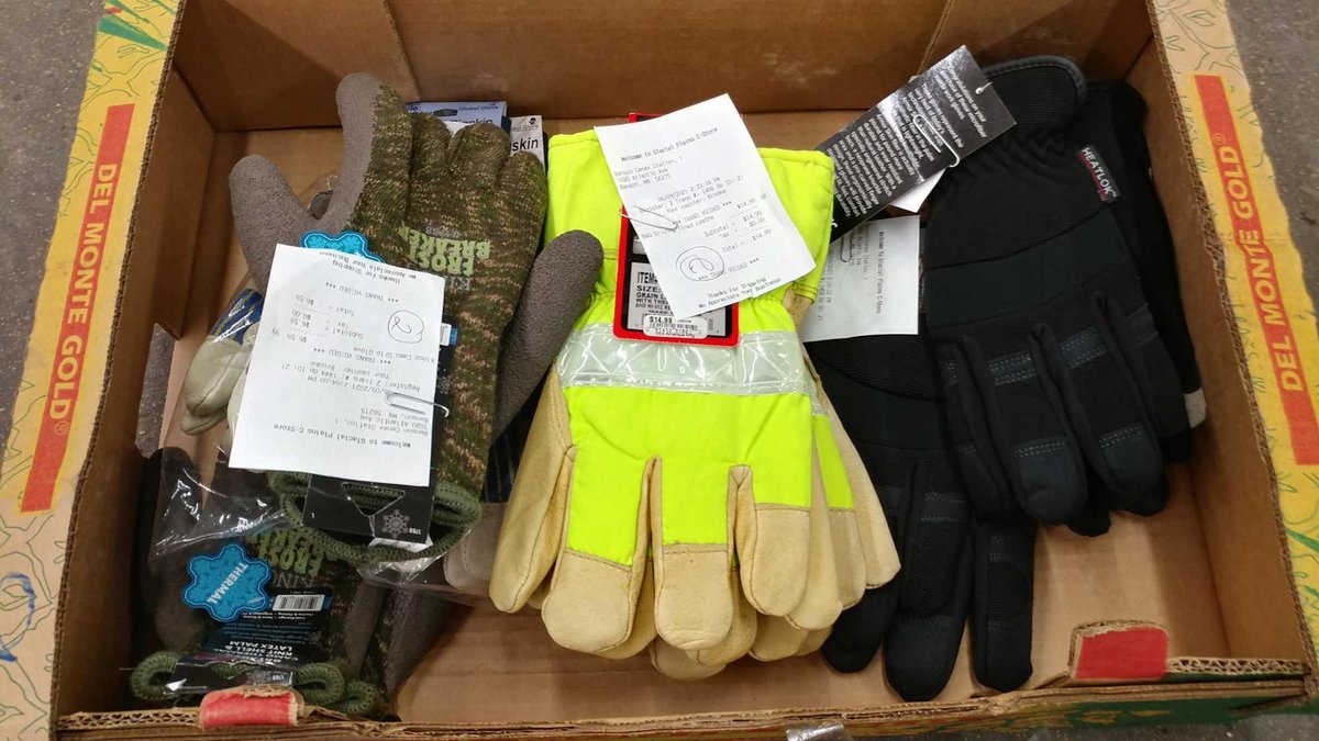 ASSORTMENT OF WORK GLOVE OF VARIOUS SIZES