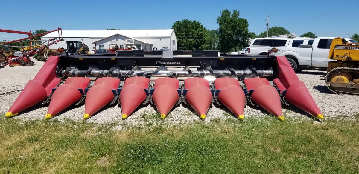 (I-67) GERINGHOFF 830B CHOPPING CORN HEAD 8 ROW 30" HEIGHT SENSORS, FITS CASE FLAGSHIP COMBINES,( MA