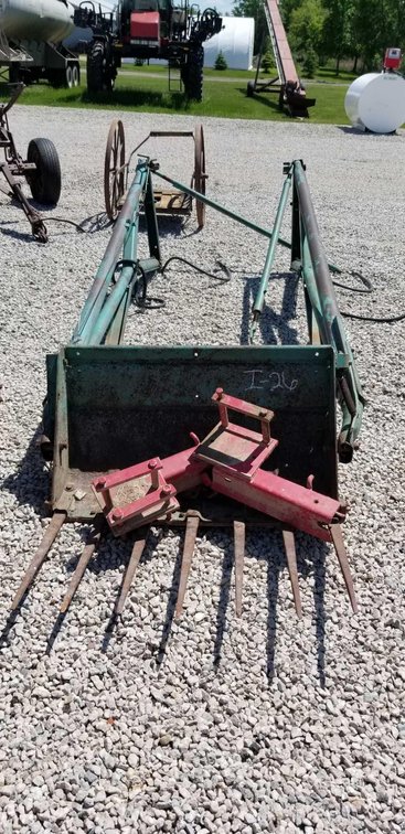 (I-26) JOHN DEERE 45 TRIP BUCKET LOADER 