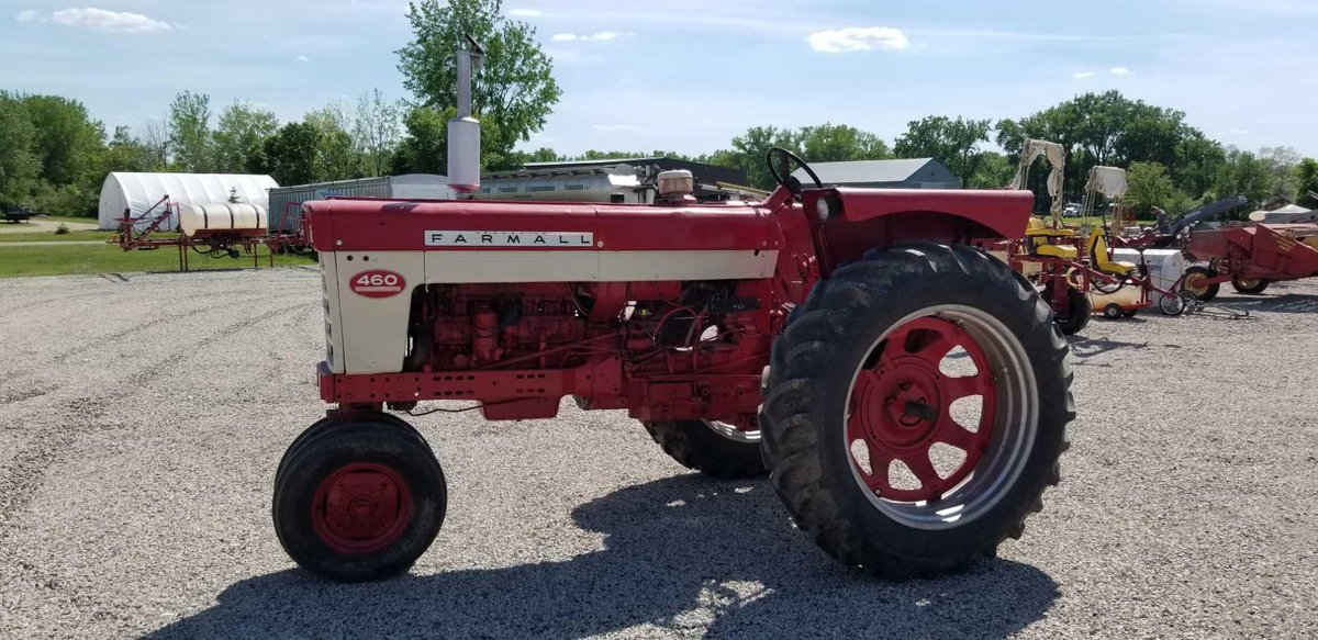 (I-28) FARMALL 460 GAS COMPLETE OVERALL LOW HRS ON REBUILD RUNS AND DRIVES 