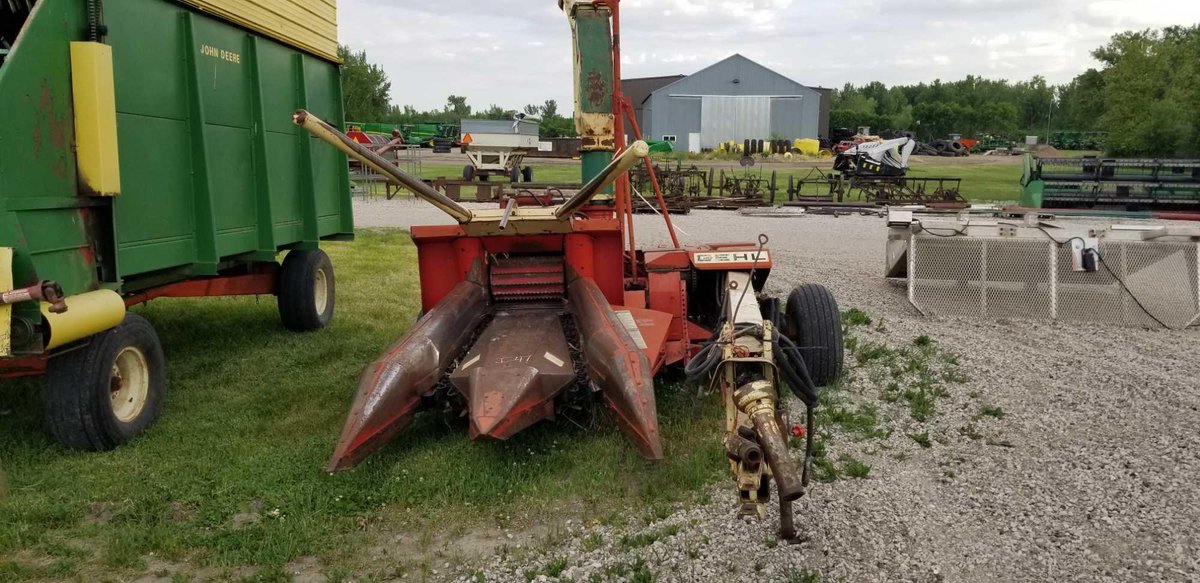 (I-47) GEHL CORN CHOPPER 800 NARROW 2 ROW (WORKS)&nbsp;