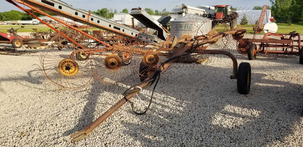 (I-50) 6 WHEEL VICON TRAILER TYPE WHEEL RAKE ​​​​​​​