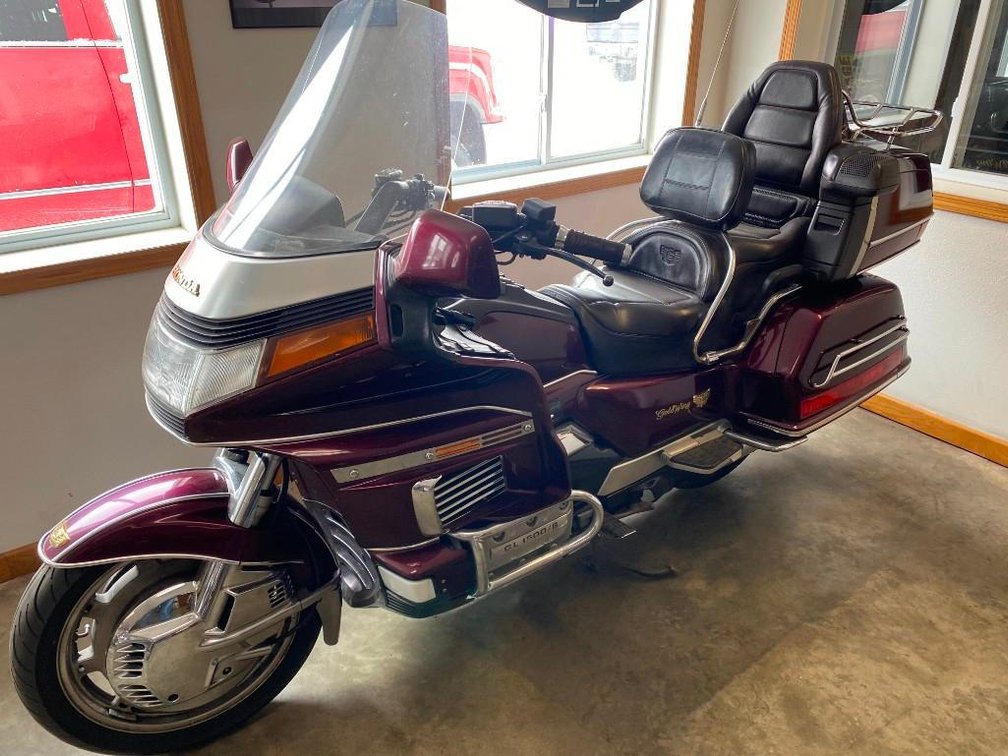 (I-878) 1989 HONDA GOLD WING GL1500 MOTORCYCLE 91,615 MILES READ TO RIDE  (LOCATED NEAR PENNOCK FOR 