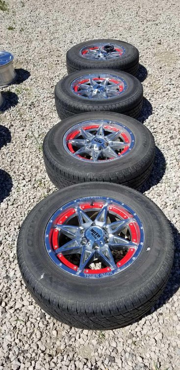 (I-78) (4) MOTO METAL RIMS GM 6 BOLT, WITH TOYO OPEN COUNTRY  P265/65R18 TIRES 