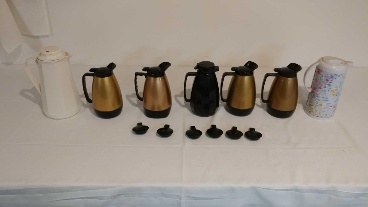 (7) COFFEE THERMOS VARIOUS SIZES AND COLORS W/ EXTRA LIDS
