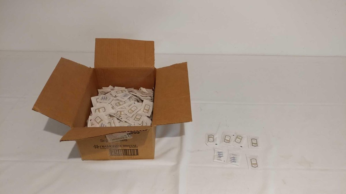 ASSORTMENT OF DIAMOND CRYSTAL SUGAR PACKETS
