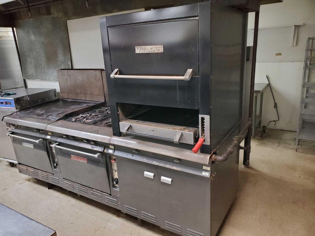 VULCAN MULTI OVEN/GRIDDLE/STOVE, UPPER OVEN IS NOT OPERATIONAL, NATURAL GAS, SELLER STATES ALL OTHER