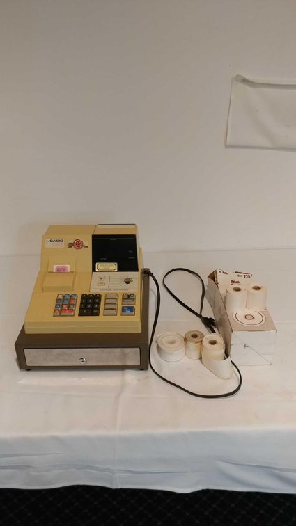 VINTAGE CASIO 210ER CASH REGISTER WITH MOSTLY SIZE 22D PAPER ROLLS (TESTED AND WORKS)