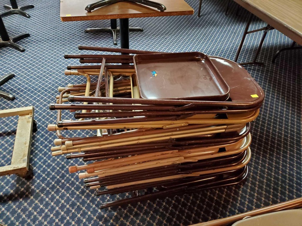 (13) METAL AND (3) PLASTIC & METAL FRAMED FOLDING CHAIRS