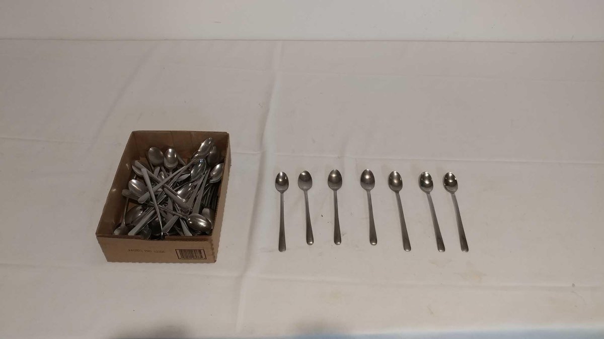 LARGE QUANTITY OF SUNDAE SPOONS