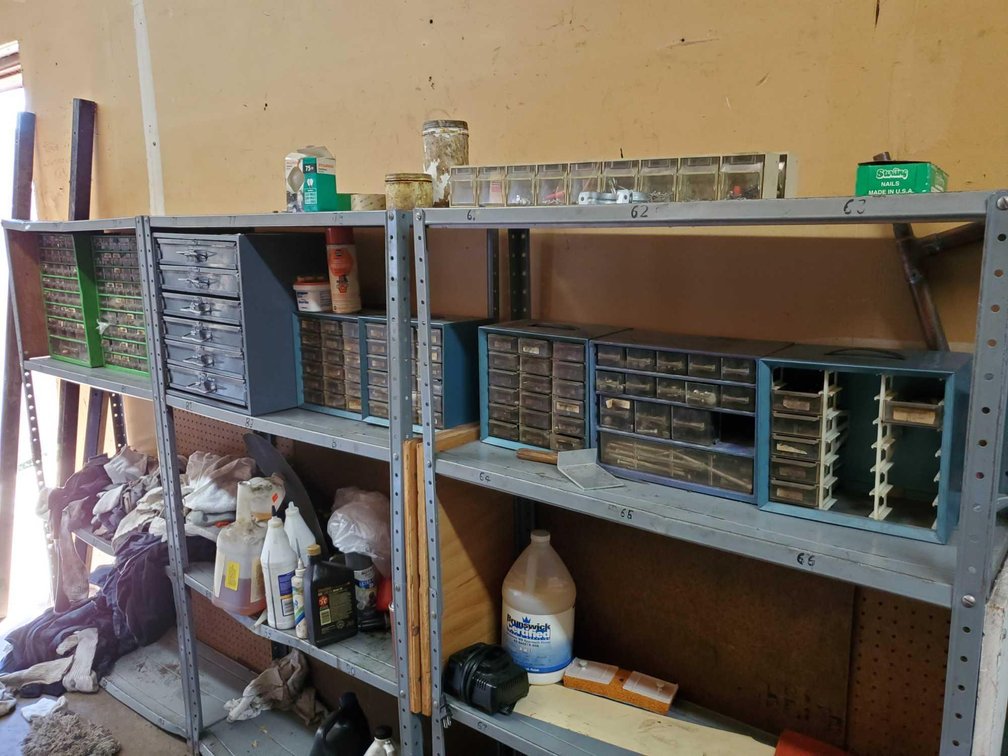 ASSORTMENT OF MISC HARDWARE, SCREWS, AND PARTS FOR PIN SETTING MACHINES