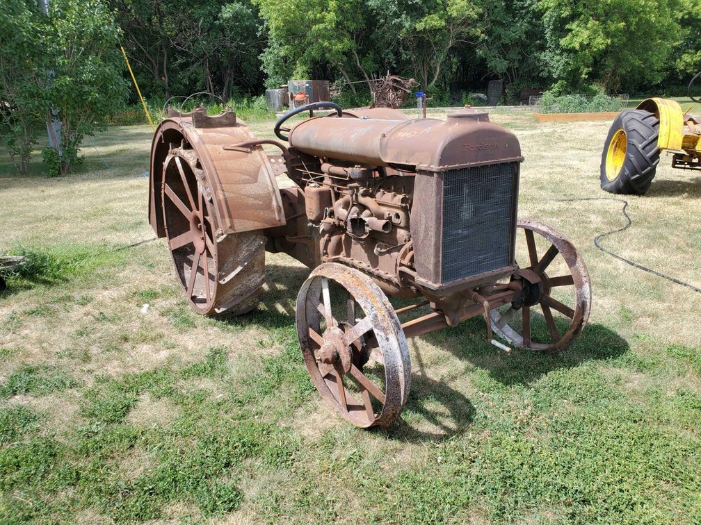 FORDSON TRACTOR, STEEL WHEELS, WIDE FRONT, NOT STUCK