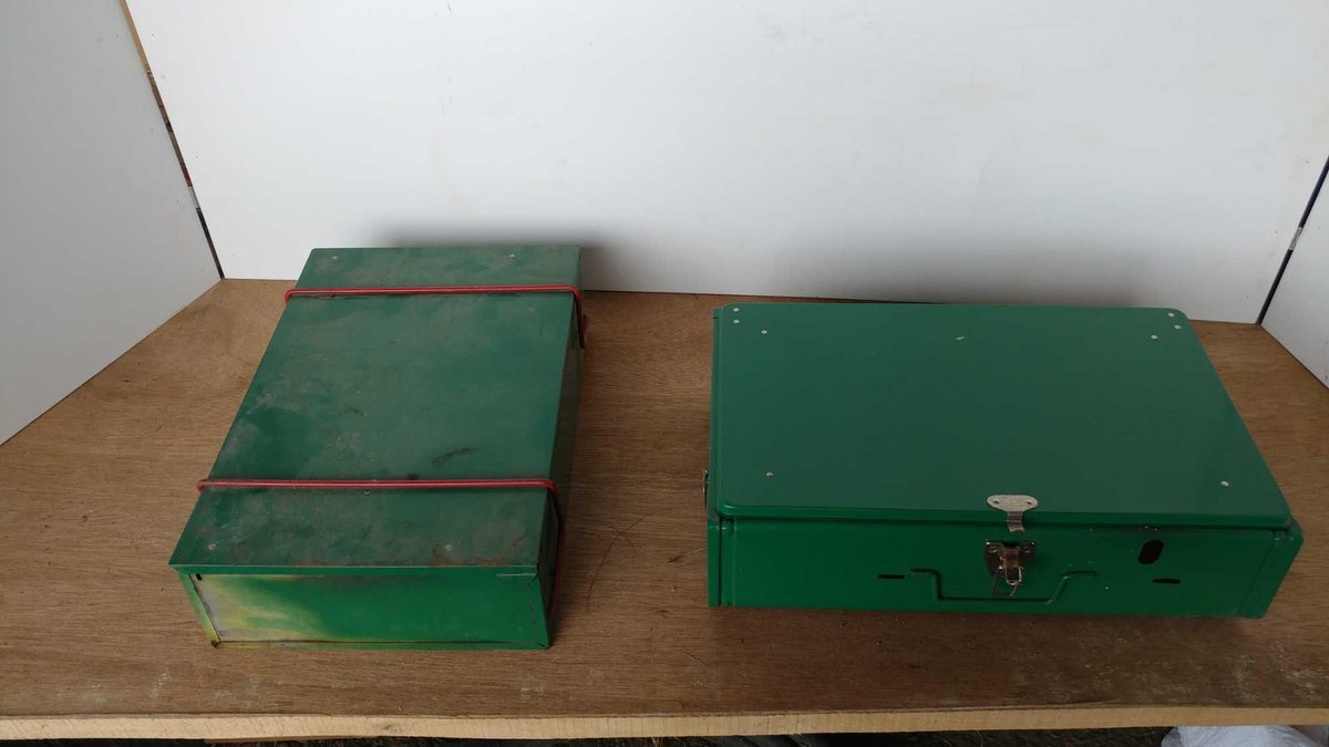 (2) VINTAGE COLEMAN CAMP STOVES (SELLER STATES WORKING CONDITION)
