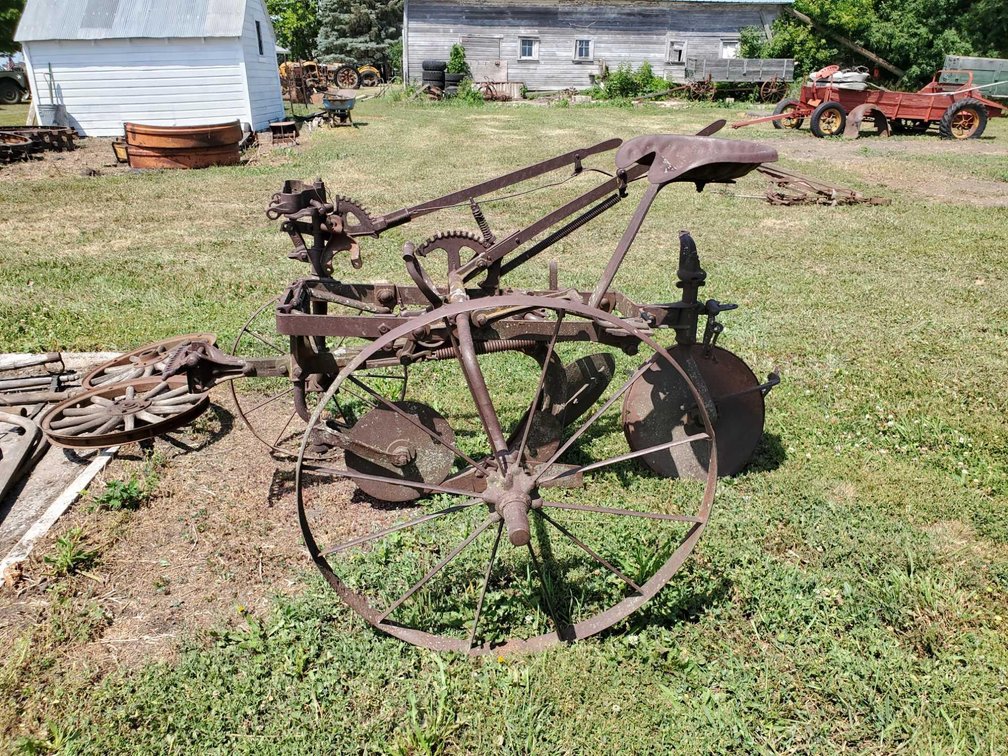 ANTIQUE EMERSON HORSE DRAWN SINGLE BOTTOM PLOW