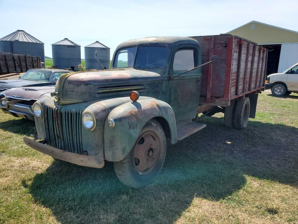 1942-47 FORD TRUCK, WOOD BOX, SINGLE AXLE, 52,447 MI SHOWN