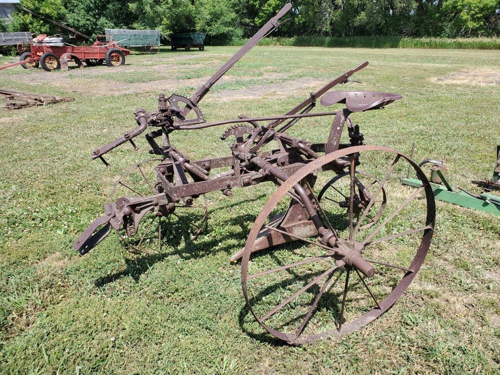 ANTIQUE EMERSON HORSE DRAWN SINGLE BOTTOM PLOW