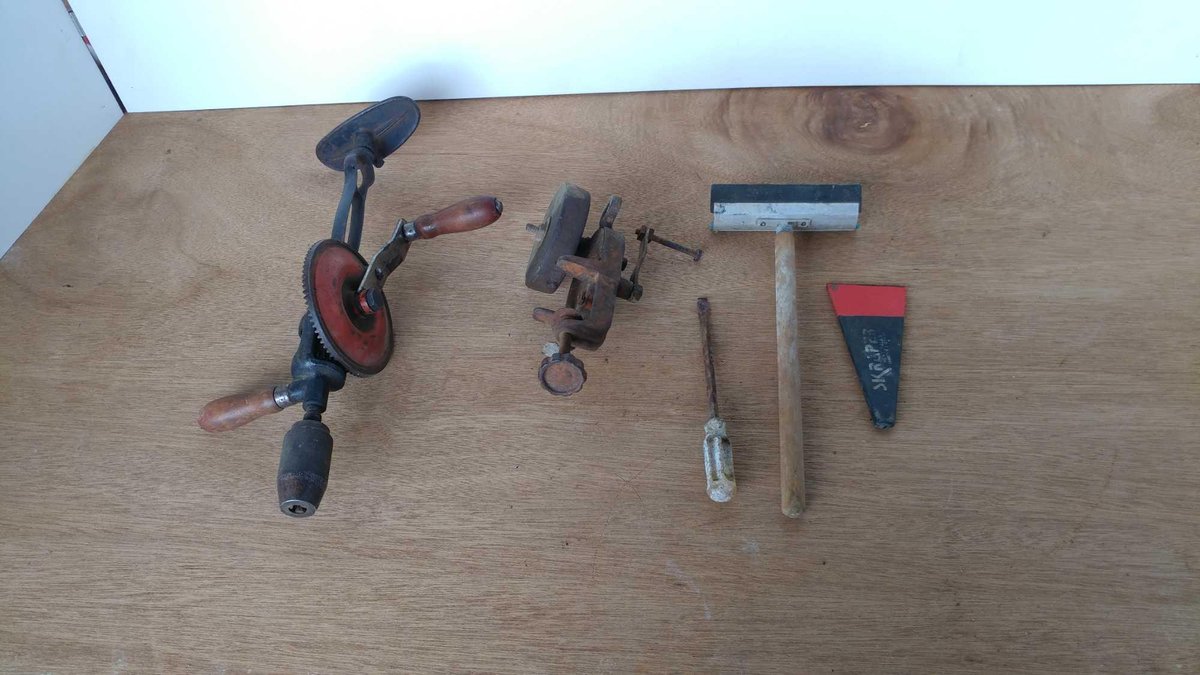 VINTAGE HAND DRILL, HAND GRINDER, AND ASSORTMENT OF TOOLS