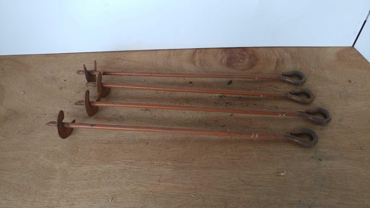 ASSORTMENT OF SCREW IN GROUND ANCHORS