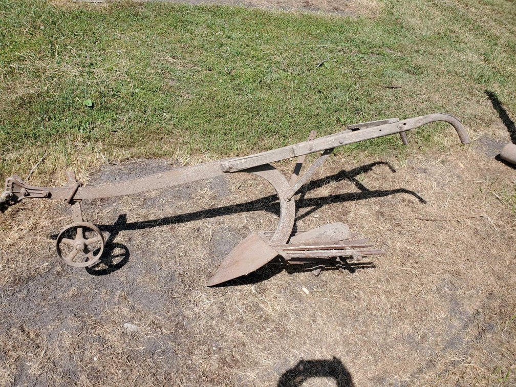 ANTIQUE HORSE DRAWN POTATO DIGGER
