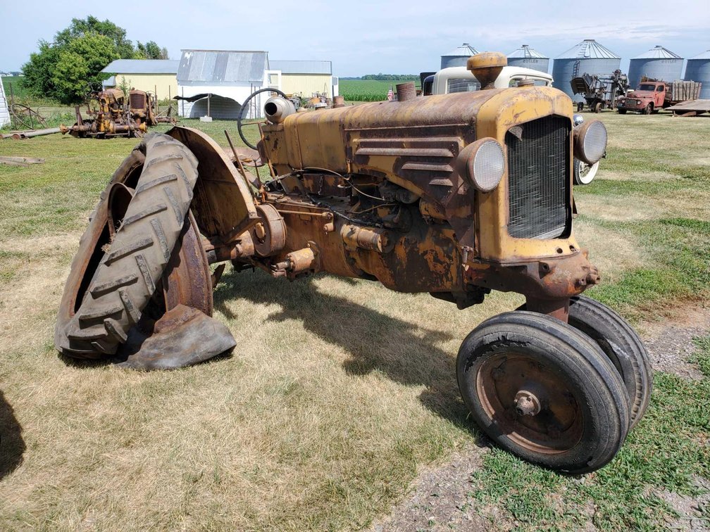 MINNEAPOLIS MOLINE ZTU TRACTOR, NARROW FRONT, PTO, ENGINE STUCK, SN# 563655