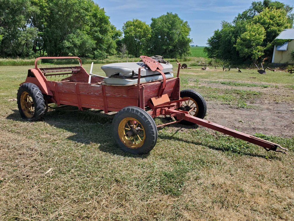 VINTAGE MANURE SPREADER