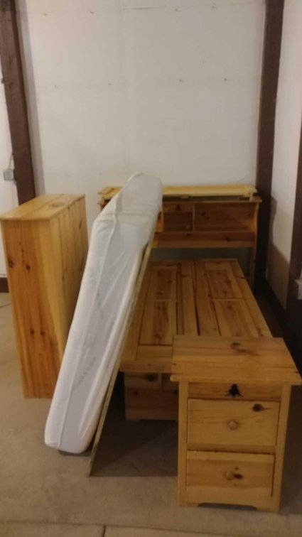 FULL-SIZE PINE CAPTAIN'S BED SET