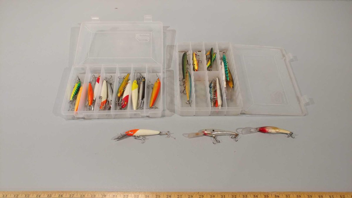 ASSORTMENT OF JERKBAITS, HUSKY JERK, AND OTHER LONG-BILL JERKBAITS