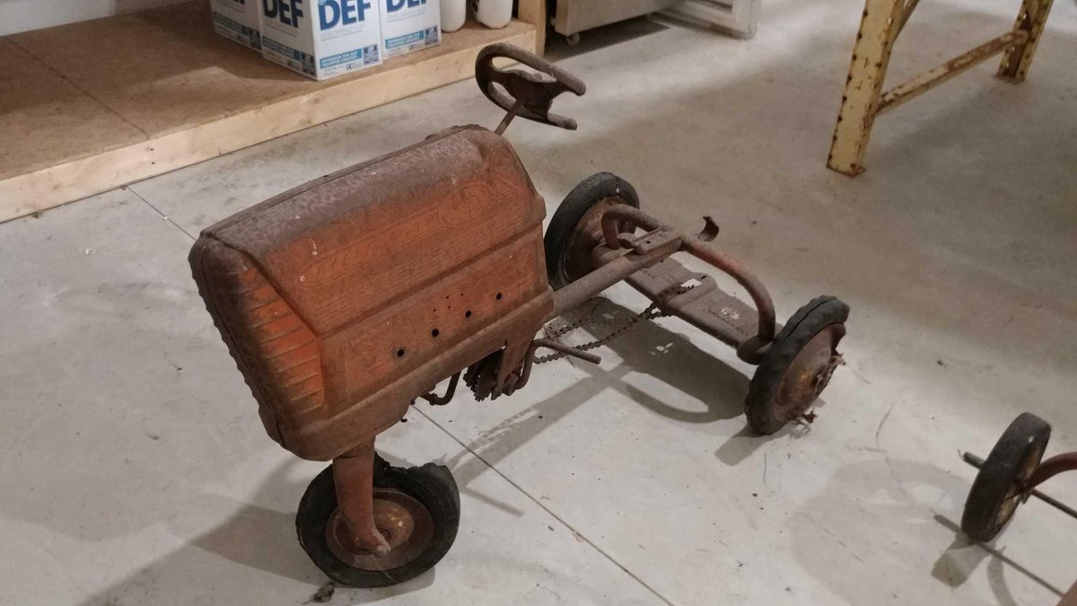 VINTAGE MURRAY CHILDS TRACTOR