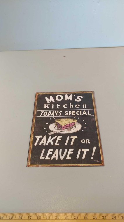 MOM'S KITCHEN TODAY'S SPECIAL TIN SIGN