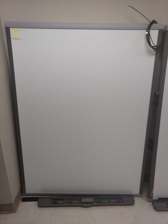 (B5) SMARTBOARD SB680, WALL MOUNT, USB CORD