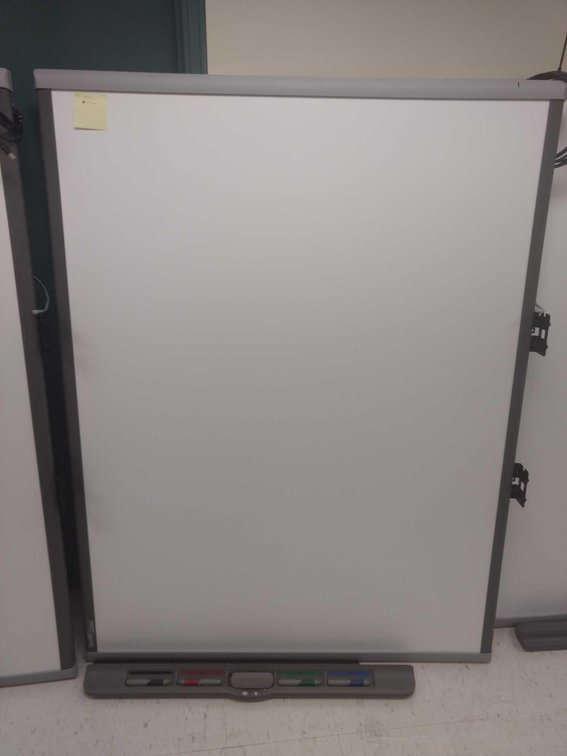 (B10) SMARTBOARD SB680, WALL MOUNT, USB CORD