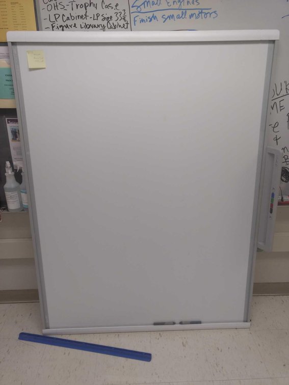 (B17) SMARTBOARD SB-M680, WALL MOUNT, USB CORD, SEPARATE POWER CORD