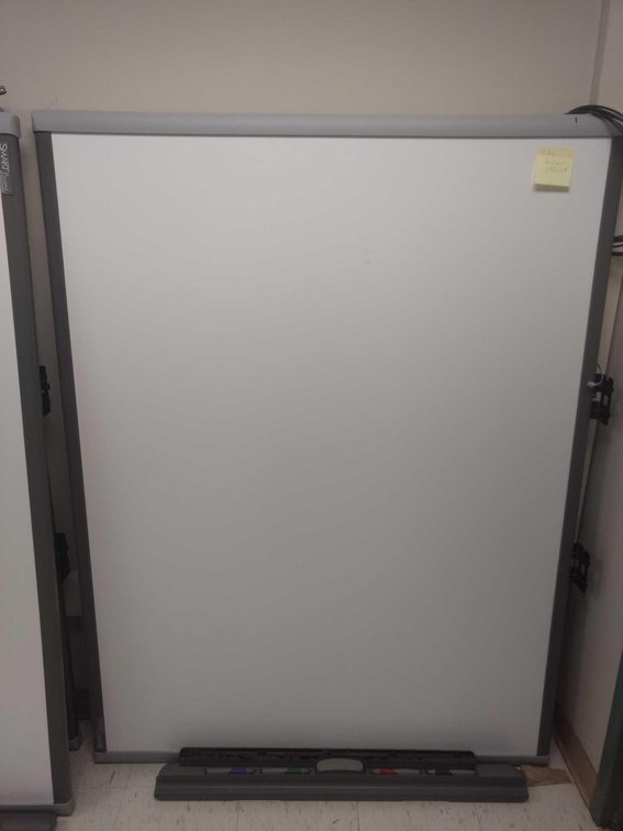 (B23) SMARTBOARD SB680, WALL MOUNT, USB CORD